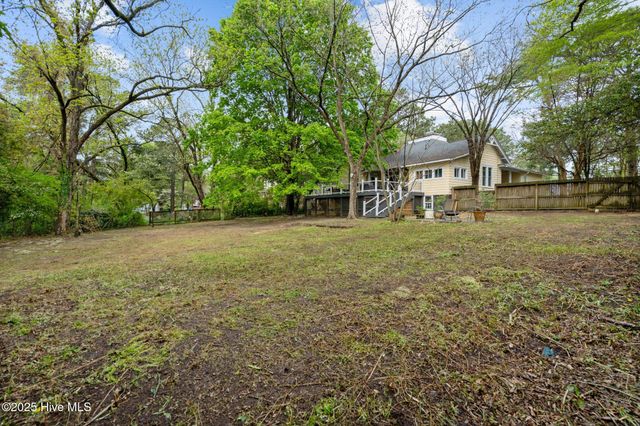 802 N Poplar Street, Aberdeen, NC 28315