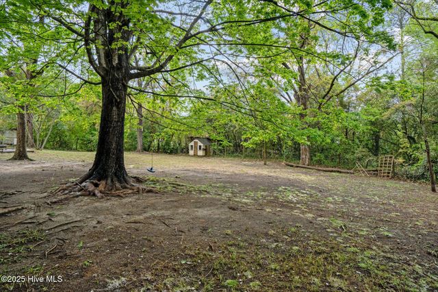 802 N Poplar Street, Aberdeen, NC 28315