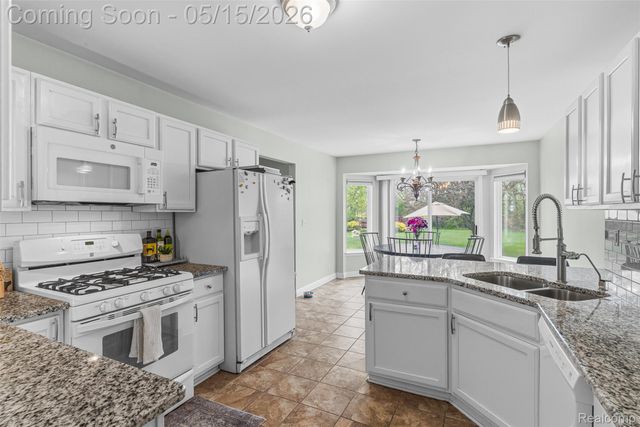 1265 Theresa Drive, Fenton Charter Township, MI 48430