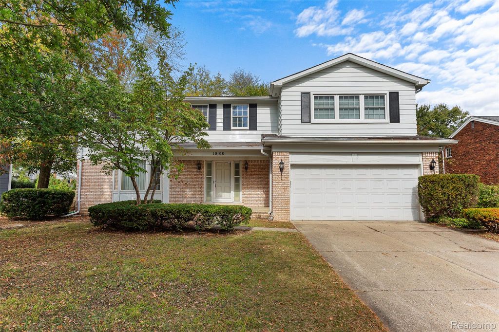 1880 PELICAN Court, Troy, MI 48084