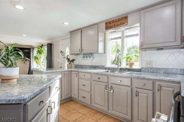 2 Tomahawk Trl, Wantage Twp., NJ 07461