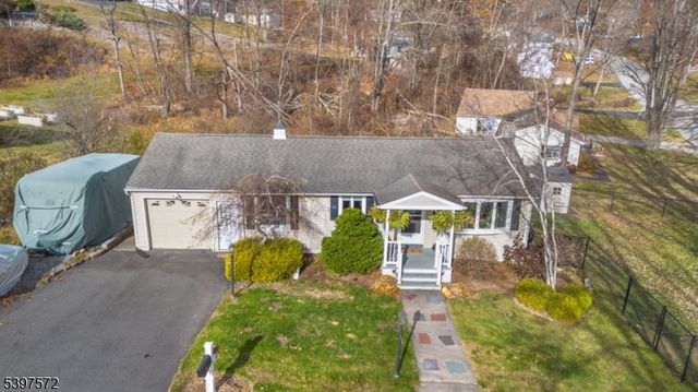 2 Tomahawk Trl, Wantage Twp., NJ 07461