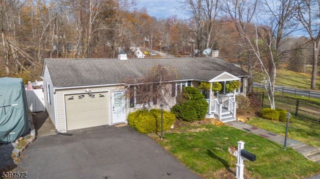 2 Tomahawk Trl, Wantage Twp., NJ 07461