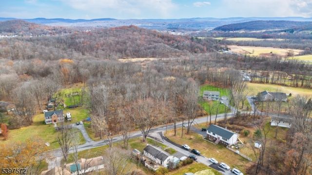 2 Tomahawk Trl, Wantage Twp., NJ 07461