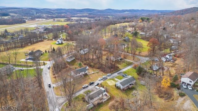 2 Tomahawk Trl, Wantage Twp., NJ 07461