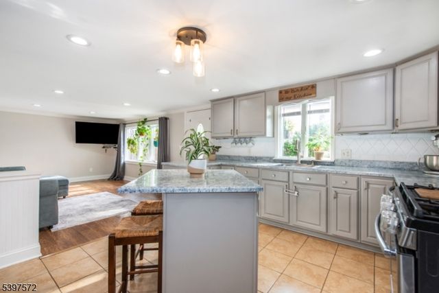 2 Tomahawk Trl, Wantage Twp., NJ 07461