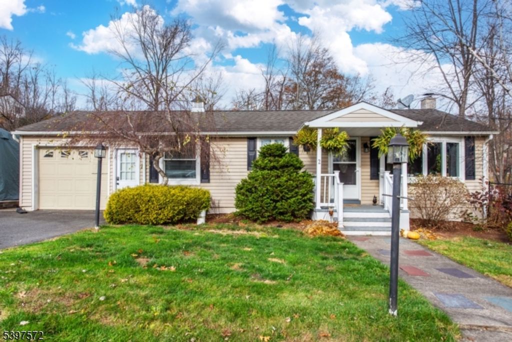 2 Tomahawk Trl, Wantage Twp., NJ 07461