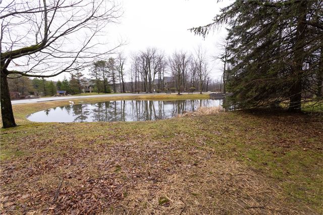 5008 Summit Dr, Hidden Valley, PA 15502