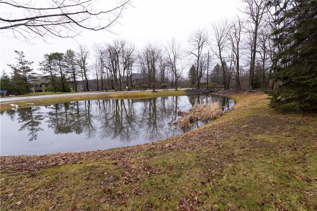 5008 Summit Dr, Hidden Valley, PA 15502