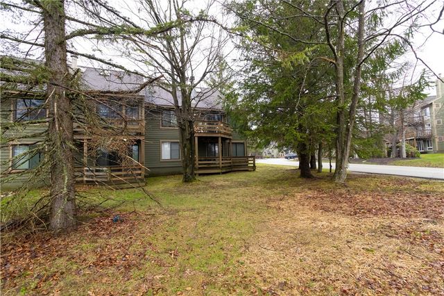 5008 Summit Dr, Hidden Valley, PA 15502