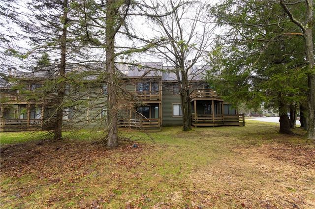 5008 Summit Dr, Hidden Valley, PA 15502