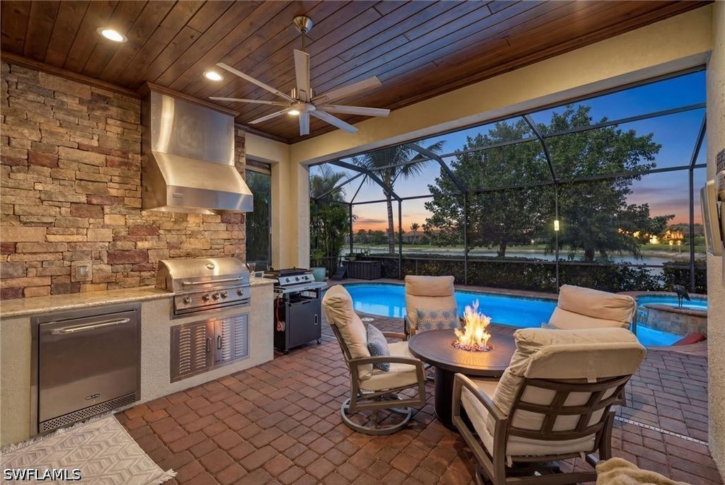 28008 Kerry CT, Bonita Springs, FL 34135