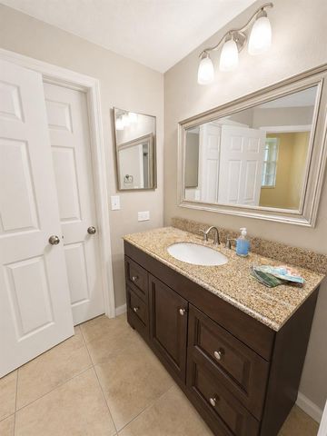 5691 BENTGRASS DRIVE 15-102, Sarasota, FL 34235