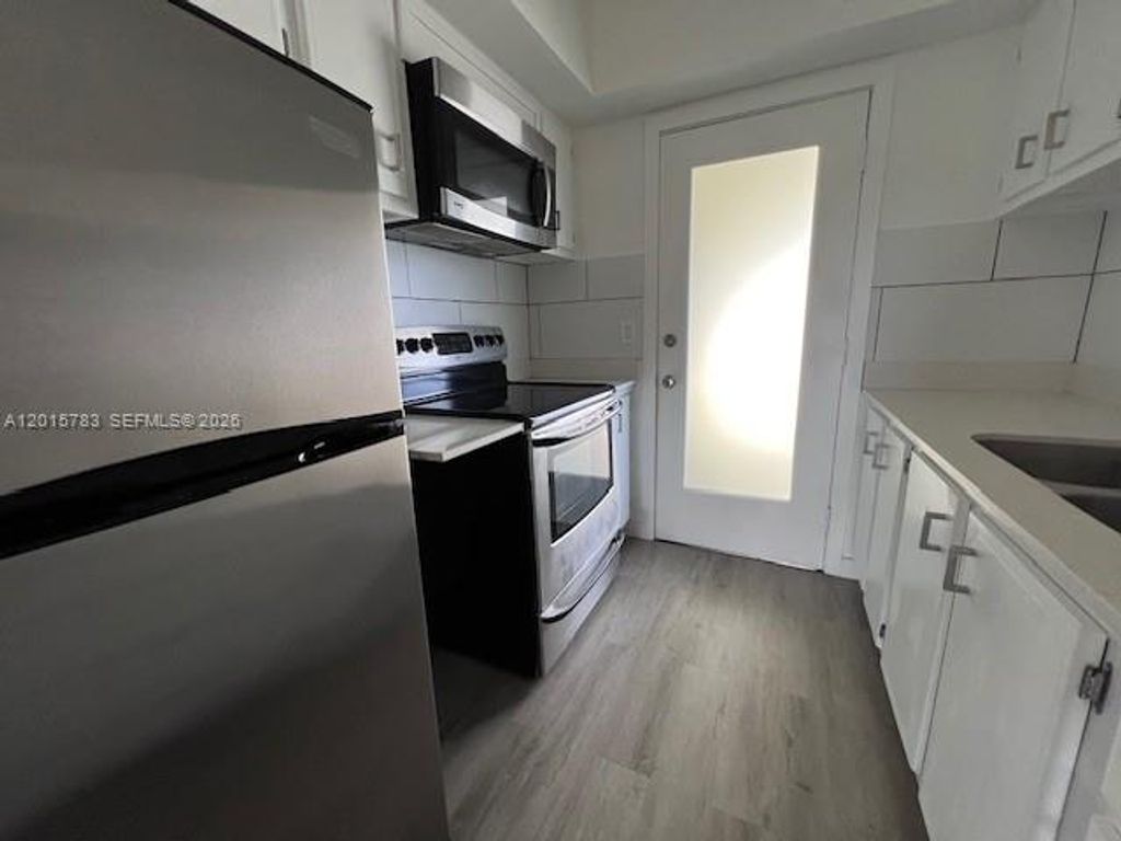 1350 E Sample Rd 306, Pompano Beach, FL 33064