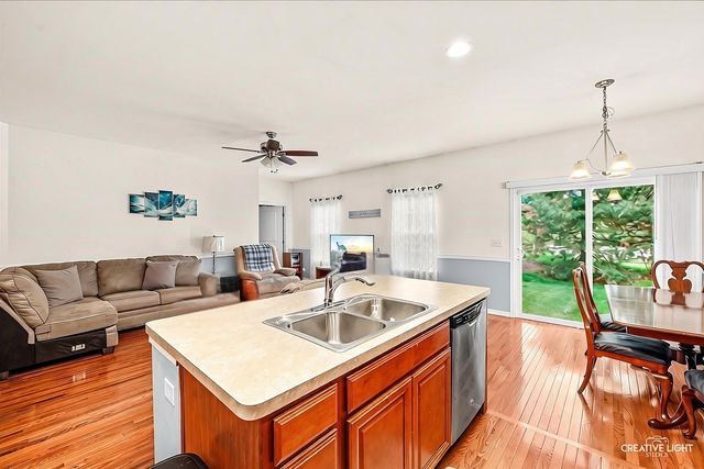 1648 COLCHESTER Lane, Aurora, IL 60505
