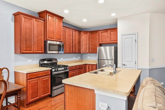 1648 COLCHESTER Lane, Aurora, IL 60505