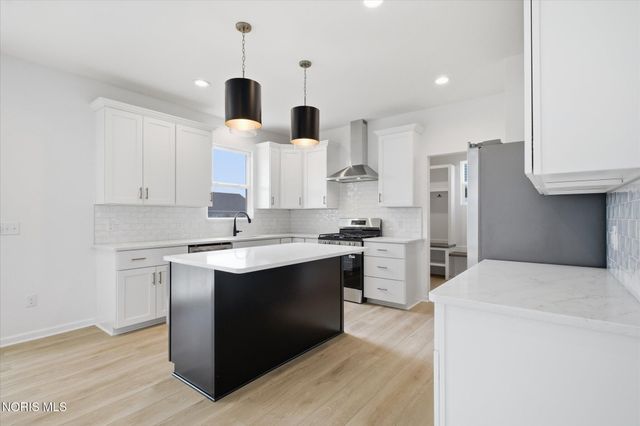 163 Bentley Drive, Perrysburg, OH 43551
