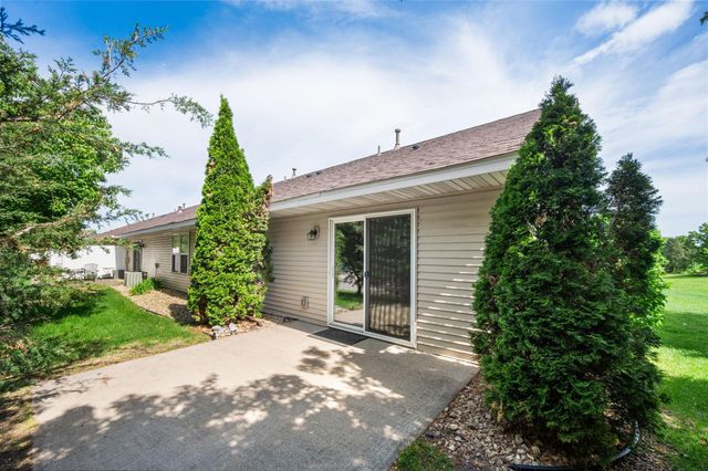 74 Crown Pointe Curve, Hudson, WI 54016