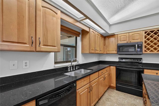 207 PINECREST ROAD, Mount Dora, FL 32757