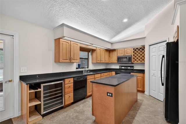207 PINECREST ROAD, Mount Dora, FL 32757