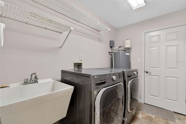 207 PINECREST ROAD, Mount Dora, FL 32757