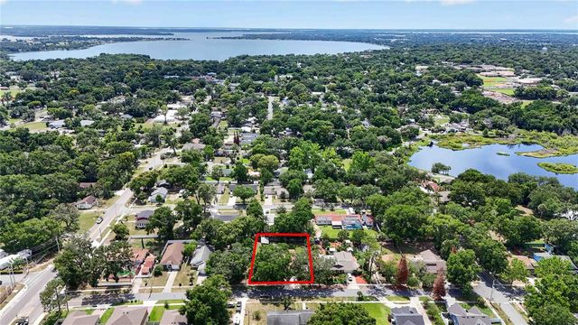207 PINECREST ROAD, Mount Dora, FL 32757