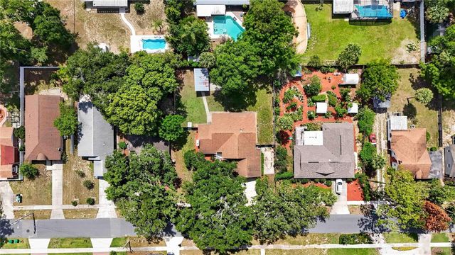 207 PINECREST ROAD, Mount Dora, FL 32757