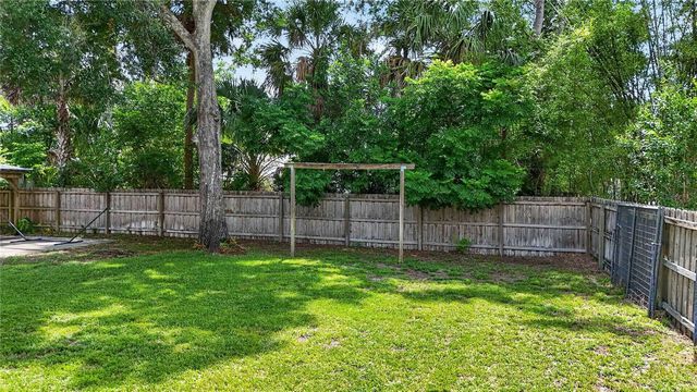 207 PINECREST ROAD, Mount Dora, FL 32757