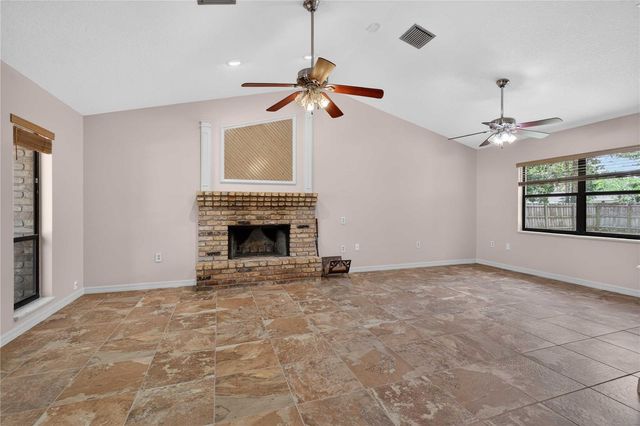207 PINECREST ROAD, Mount Dora, FL 32757