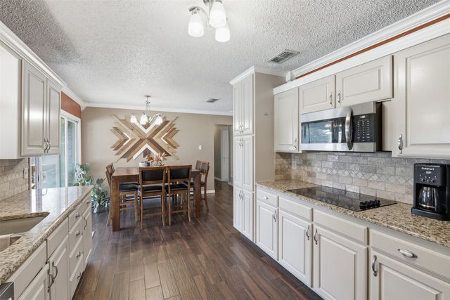 2609 Oaks Drive, Granbury, TX 76049