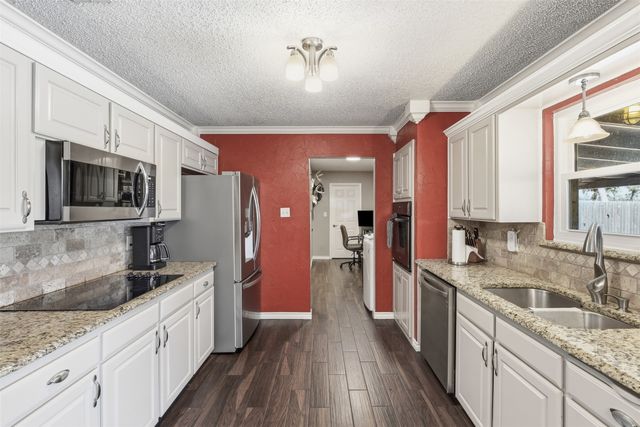 2609 Oaks Drive, Granbury, TX 76049