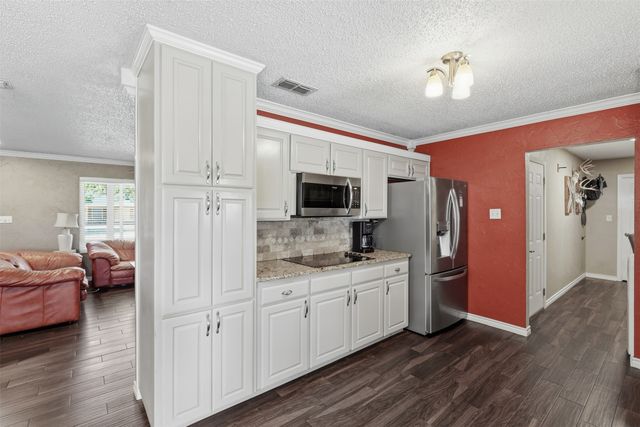 2609 Oaks Drive, Granbury, TX 76049