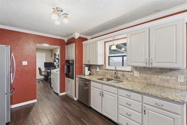 2609 Oaks Drive, Granbury, TX 76049