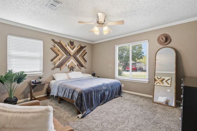 2609 Oaks Drive, Granbury, TX 76049