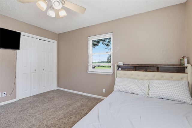 2609 Oaks Drive, Granbury, TX 76049