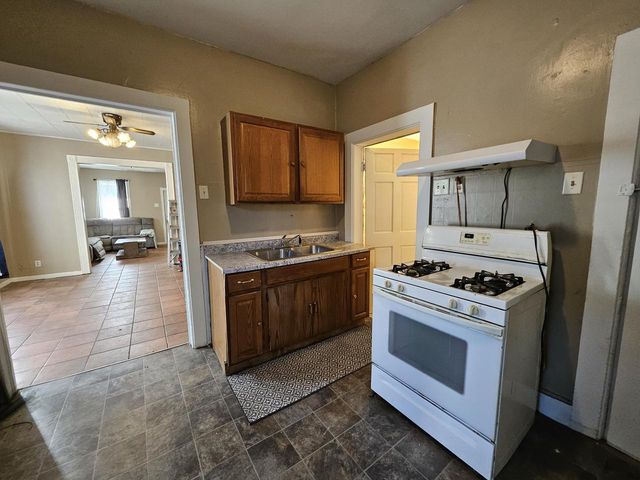 1605 Phillips AVENUE, Racine, WI 53403