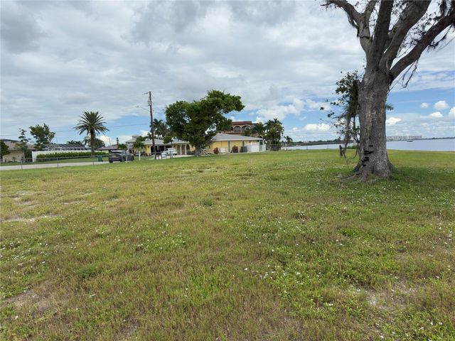 266 BEENEY ROAD SE, Port Charlotte, FL 33952