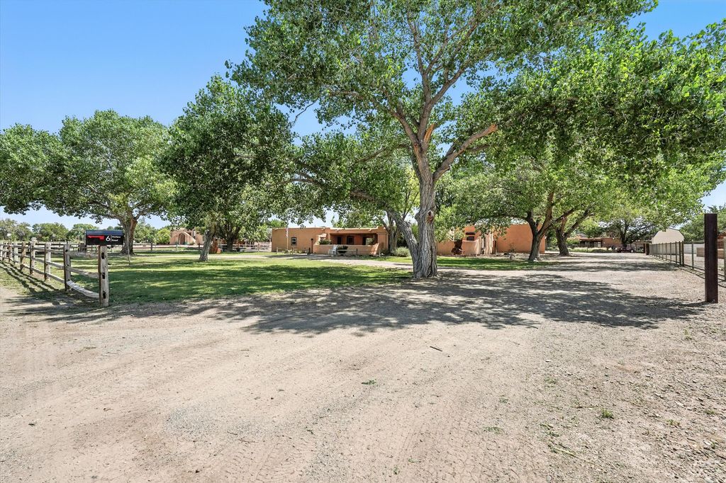 6 MCNEW Road, Peralta, NM 87042