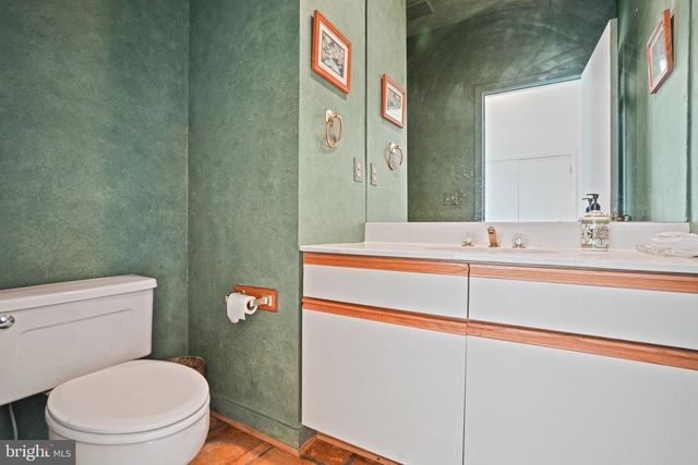 10320 GLEN RD, Potomac, MD 20854