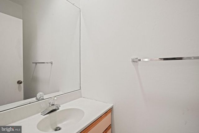 10320 GLEN RD, Potomac, MD 20854