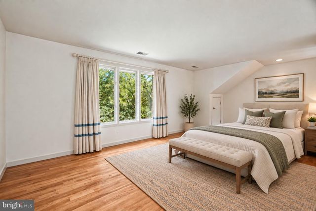 10320 GLEN RD, Potomac, MD 20854