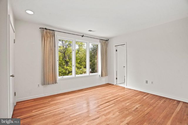 10320 GLEN RD, Potomac, MD 20854