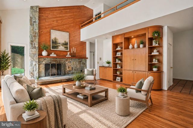 10320 GLEN RD, Potomac, MD 20854