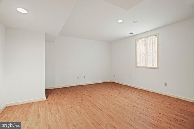 10320 GLEN RD, Potomac, MD 20854