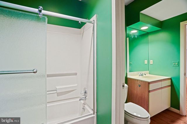 10320 GLEN RD, Potomac, MD 20854