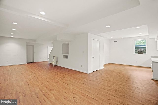 10320 GLEN RD, Potomac, MD 20854