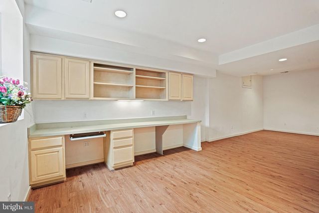 10320 GLEN RD, Potomac, MD 20854