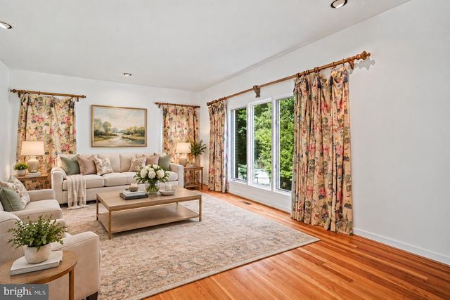 10320 GLEN RD, Potomac, MD 20854