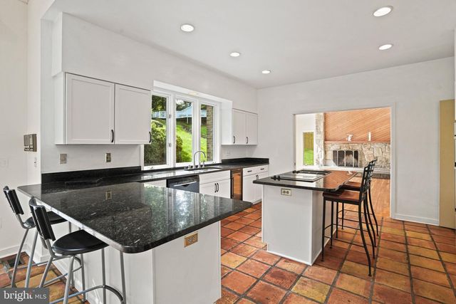 10320 GLEN RD, Potomac, MD 20854
