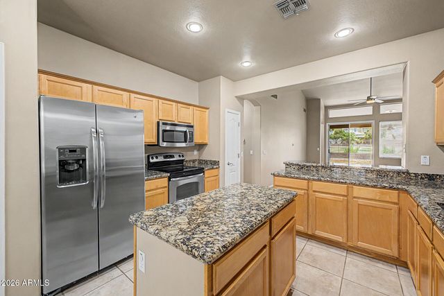 6932 W BLACKHAWK Drive, Glendale, AZ 85308